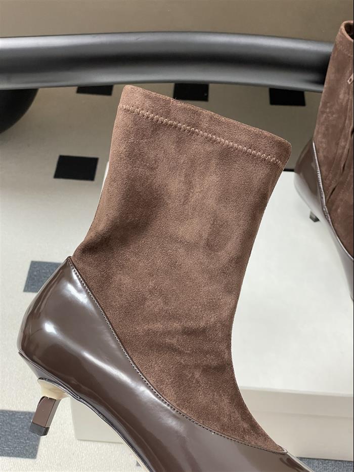 20251128172614189 370